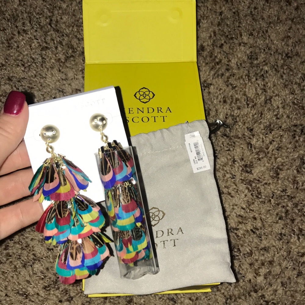 Kendra Scott Lenni Earrings!